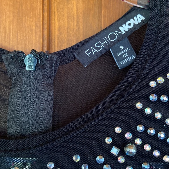 🔥 GORGEOUS BEADED SHEER BLACK LONG SLEEVE DRESS W/BLACK FEATHER TRIM~SM~NWOT - Picture 9 of 17